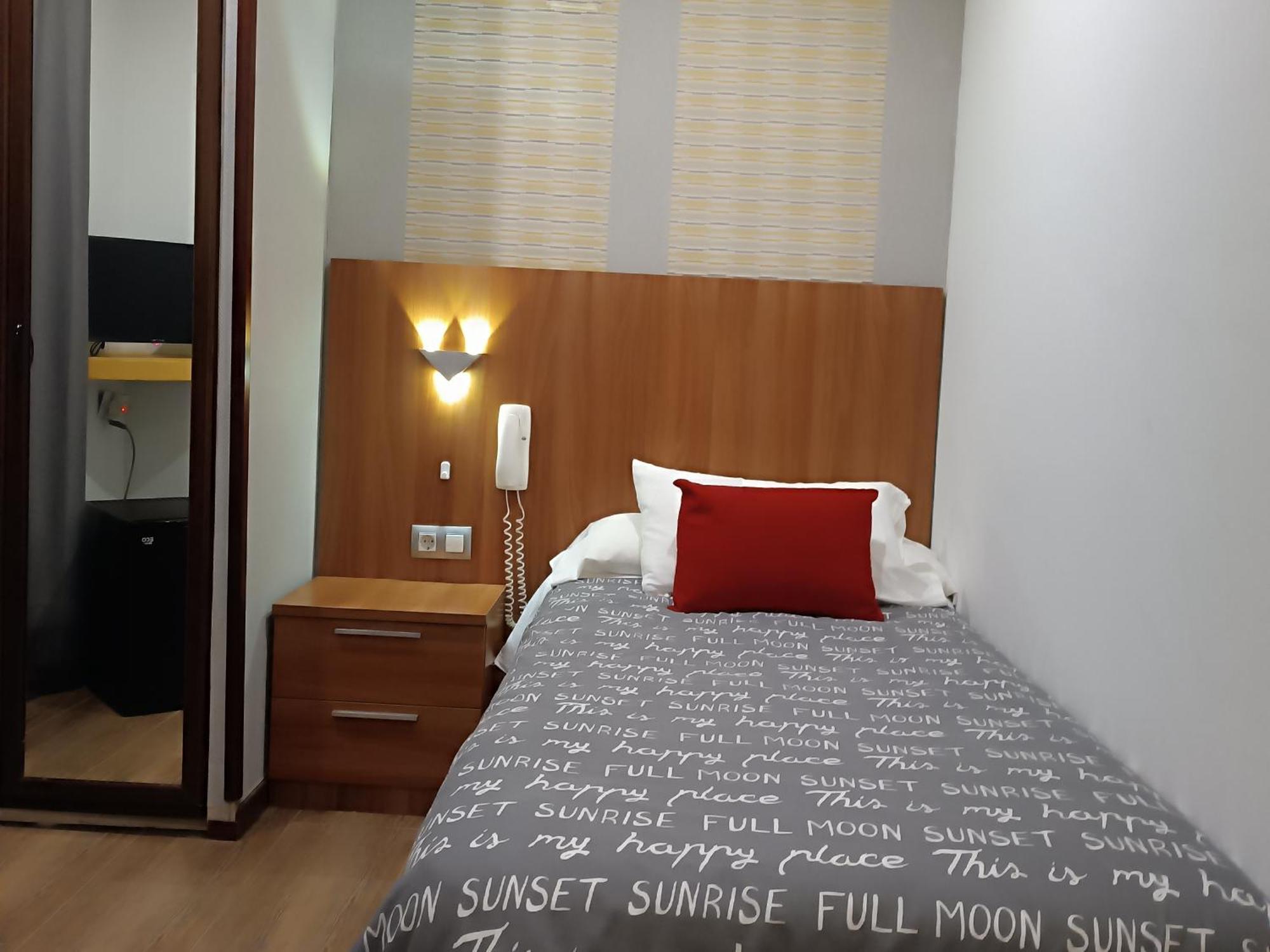 Hostal San Francisco Cádiz Buitenkant foto