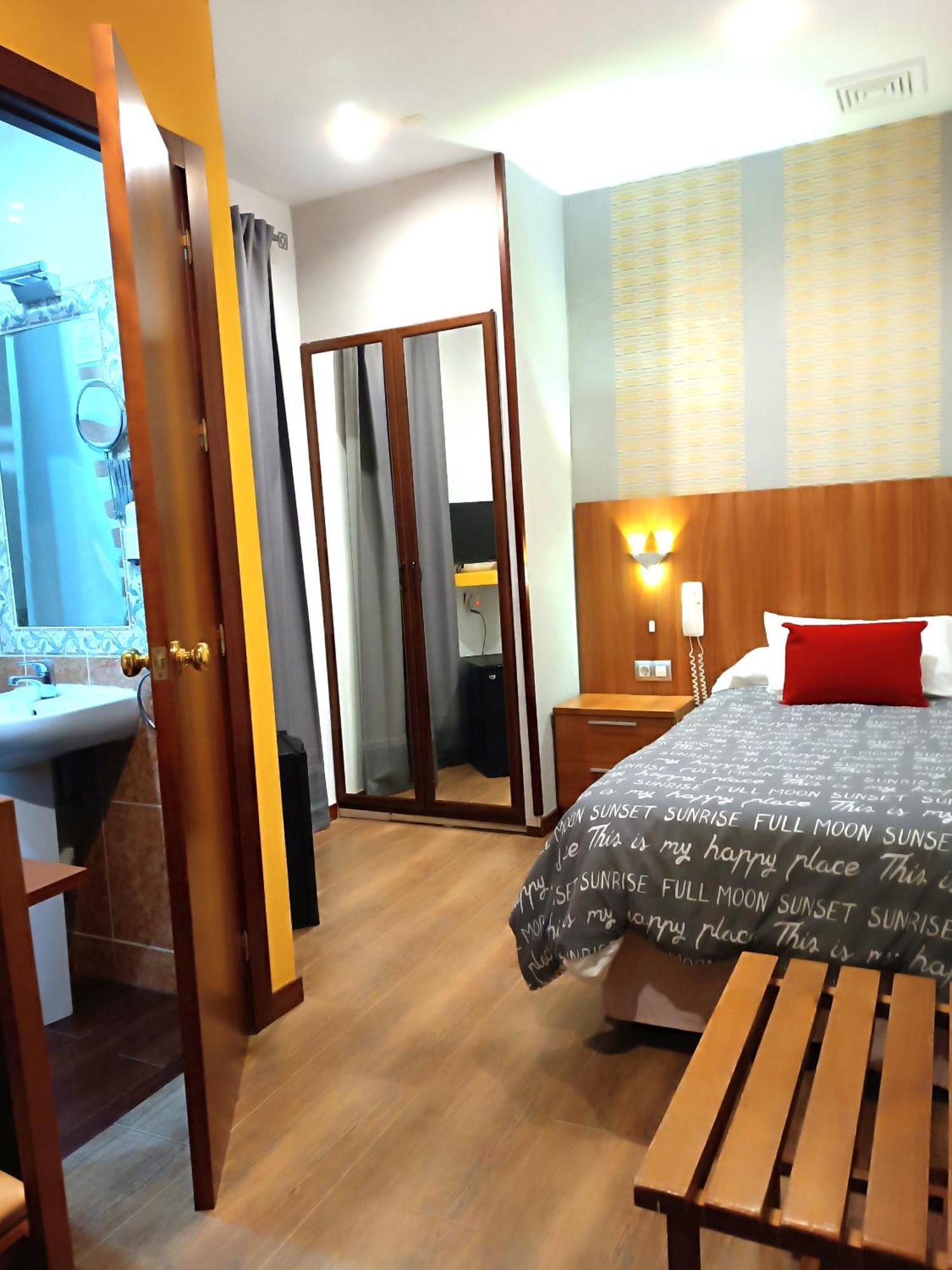 Hostal San Francisco Cádiz Buitenkant foto